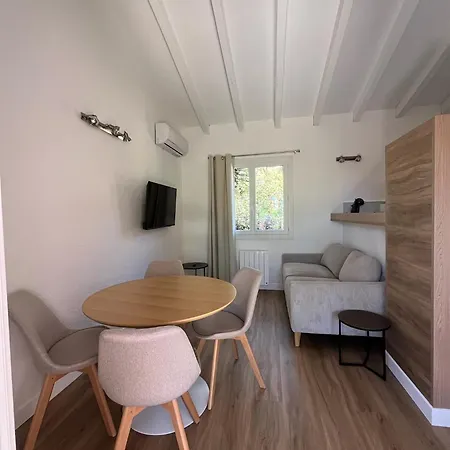 Les Cigales Aparthotel 3*