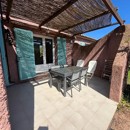 Aparthotel Résidence Les Cigales 3*