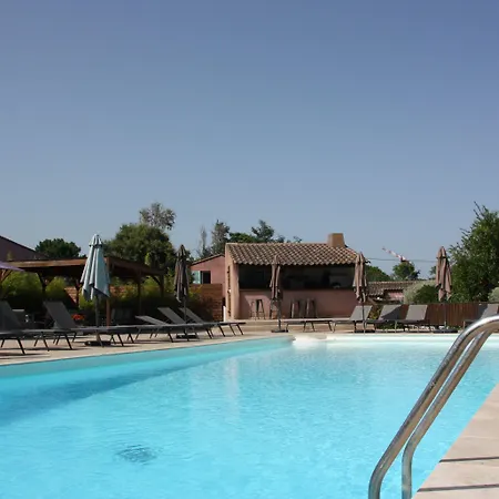 Les Cigales Aparthotel