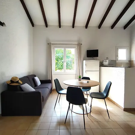 Les Cigales Aparthotel 3*