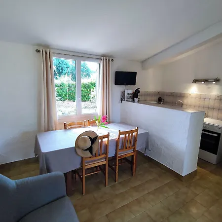 Les Cigales Aparthotel 3*