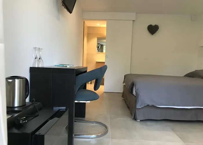 Aparthotel Résidence Les Cigales 3*